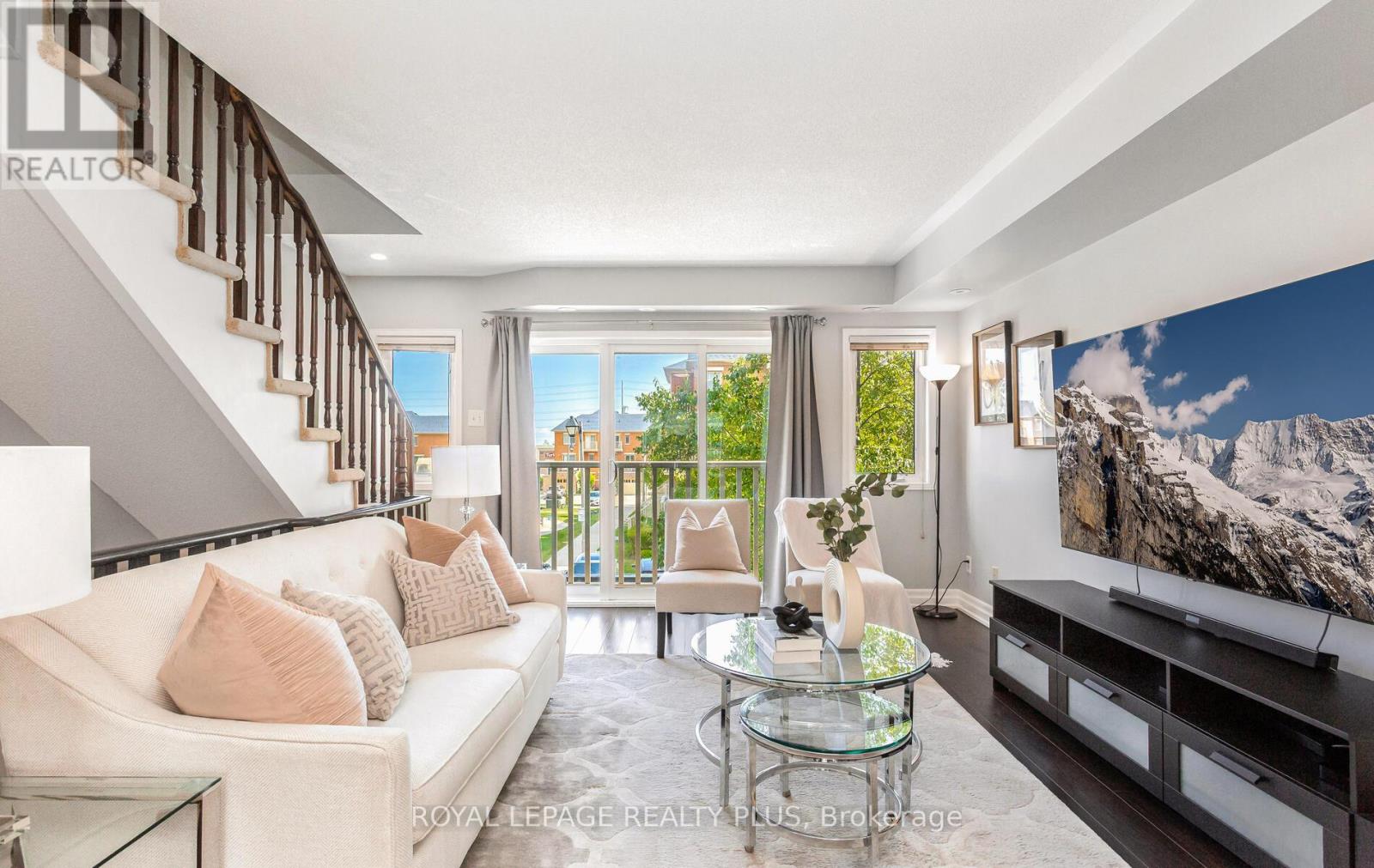 Photo 6 of 27 5050 Intrepid Drive, Mississauga ON