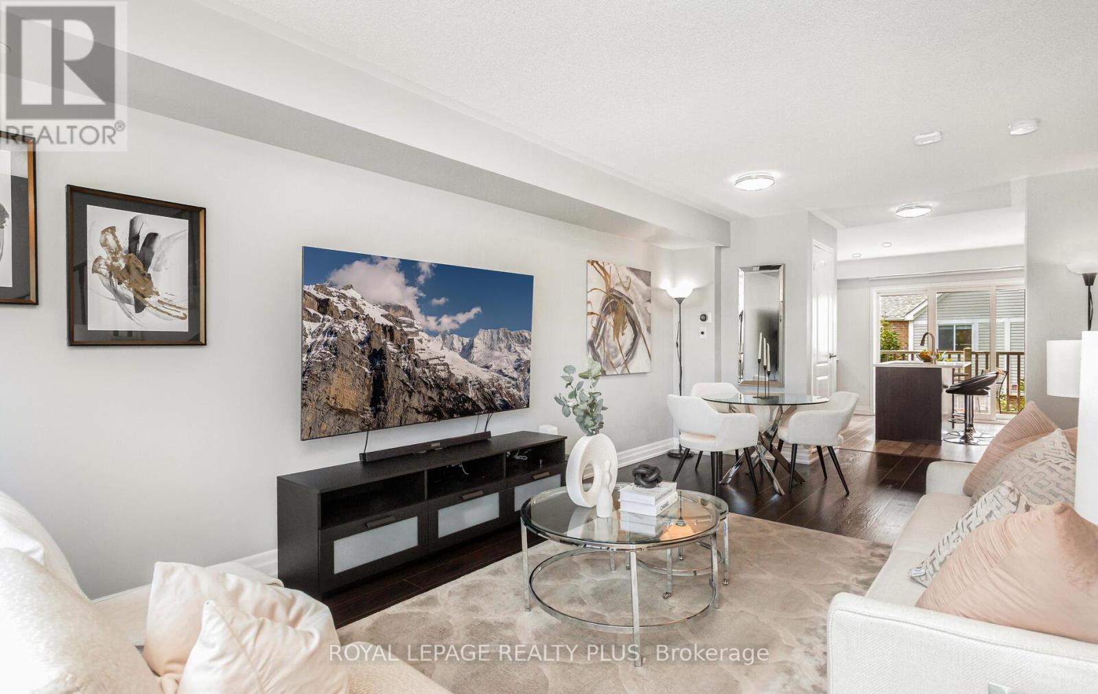 Photo 7 of 27 5050 Intrepid Drive, Mississauga ON