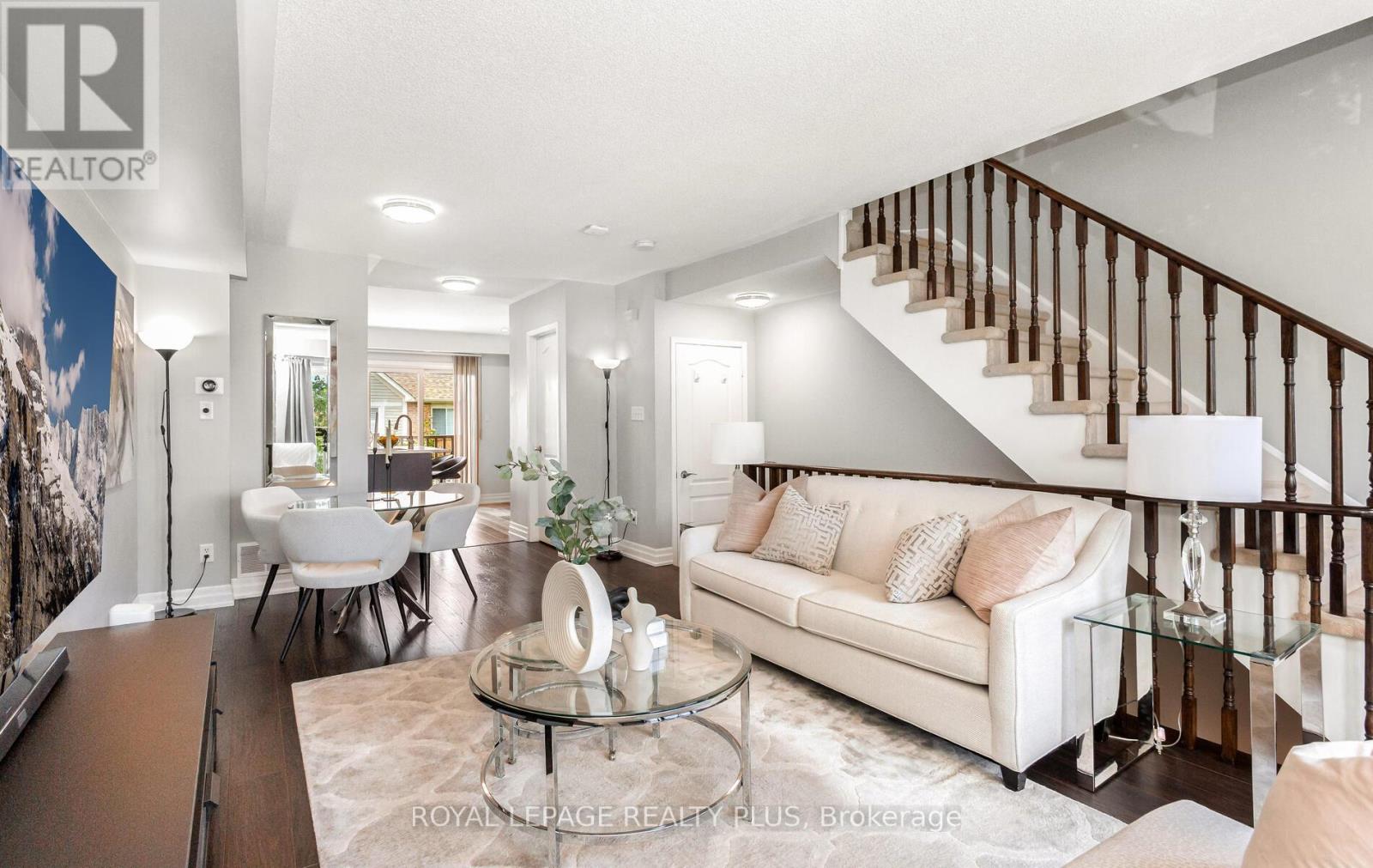 Photo 8 of 27 5050 Intrepid Drive, Mississauga ON