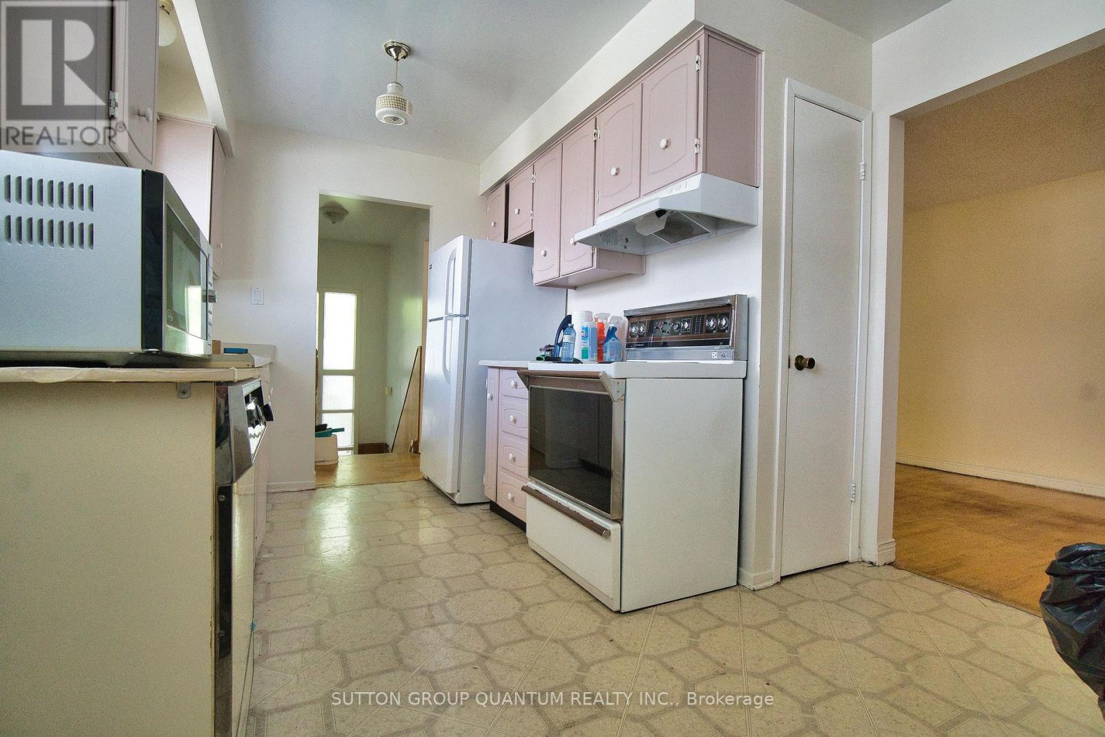 Photo 4 of 797 Eaglemount Crescent, Mississauga ON
