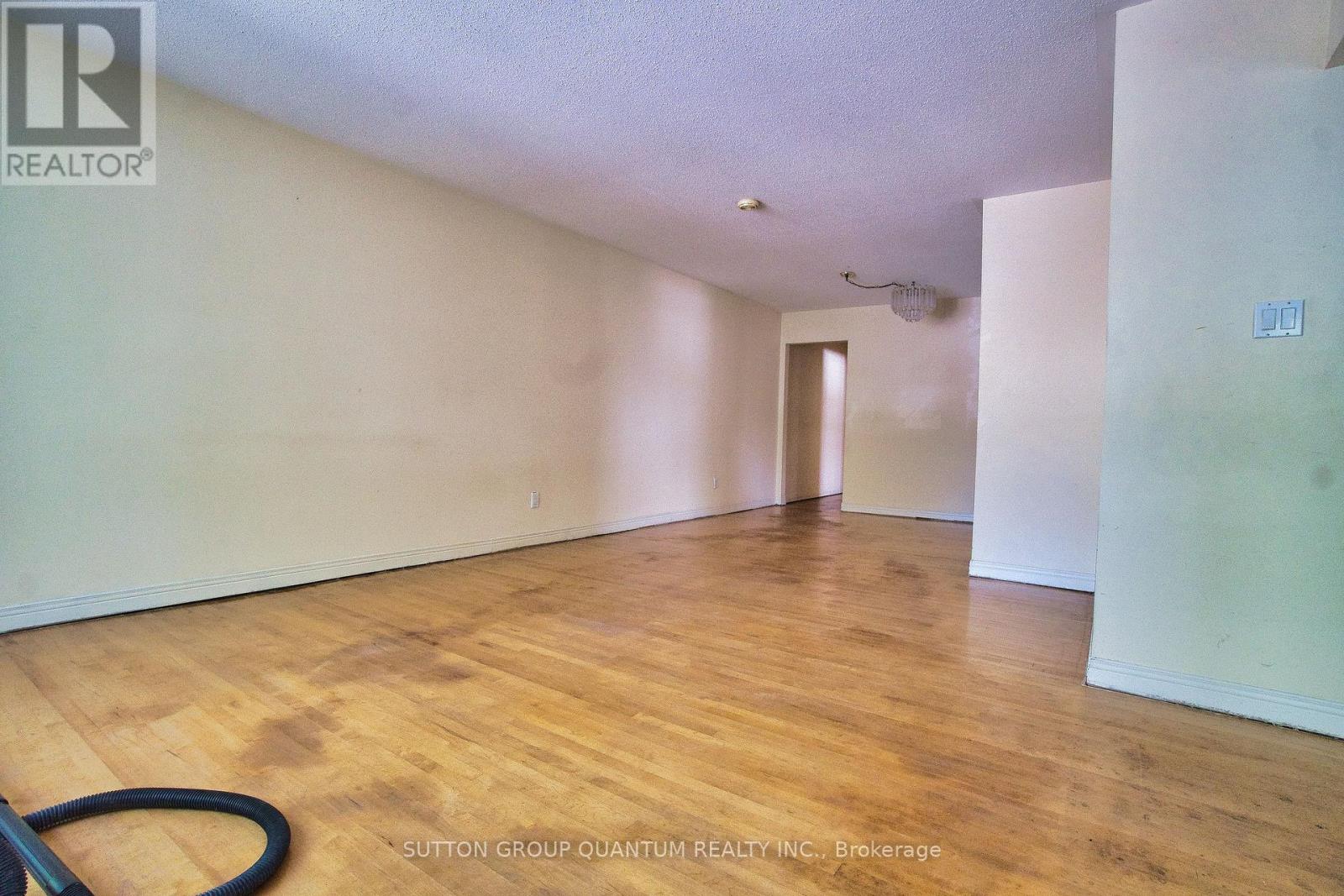 Photo 6 of 797 Eaglemount Crescent, Mississauga ON