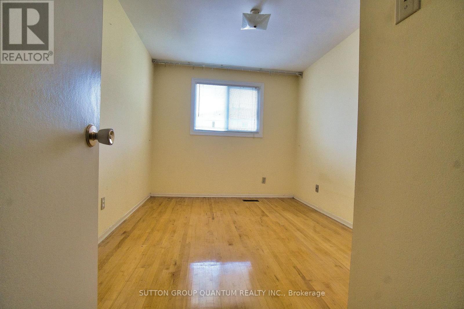 Photo 7 of 797 Eaglemount Crescent, Mississauga ON