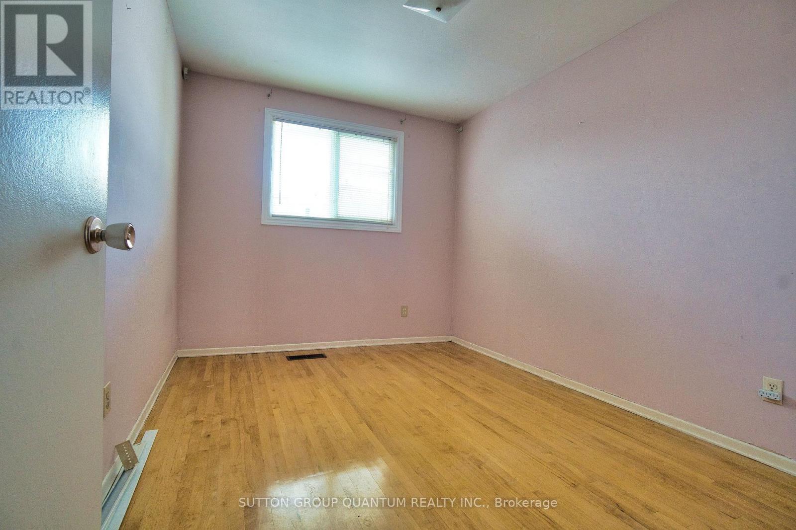 Photo 8 of 797 Eaglemount Crescent, Mississauga ON