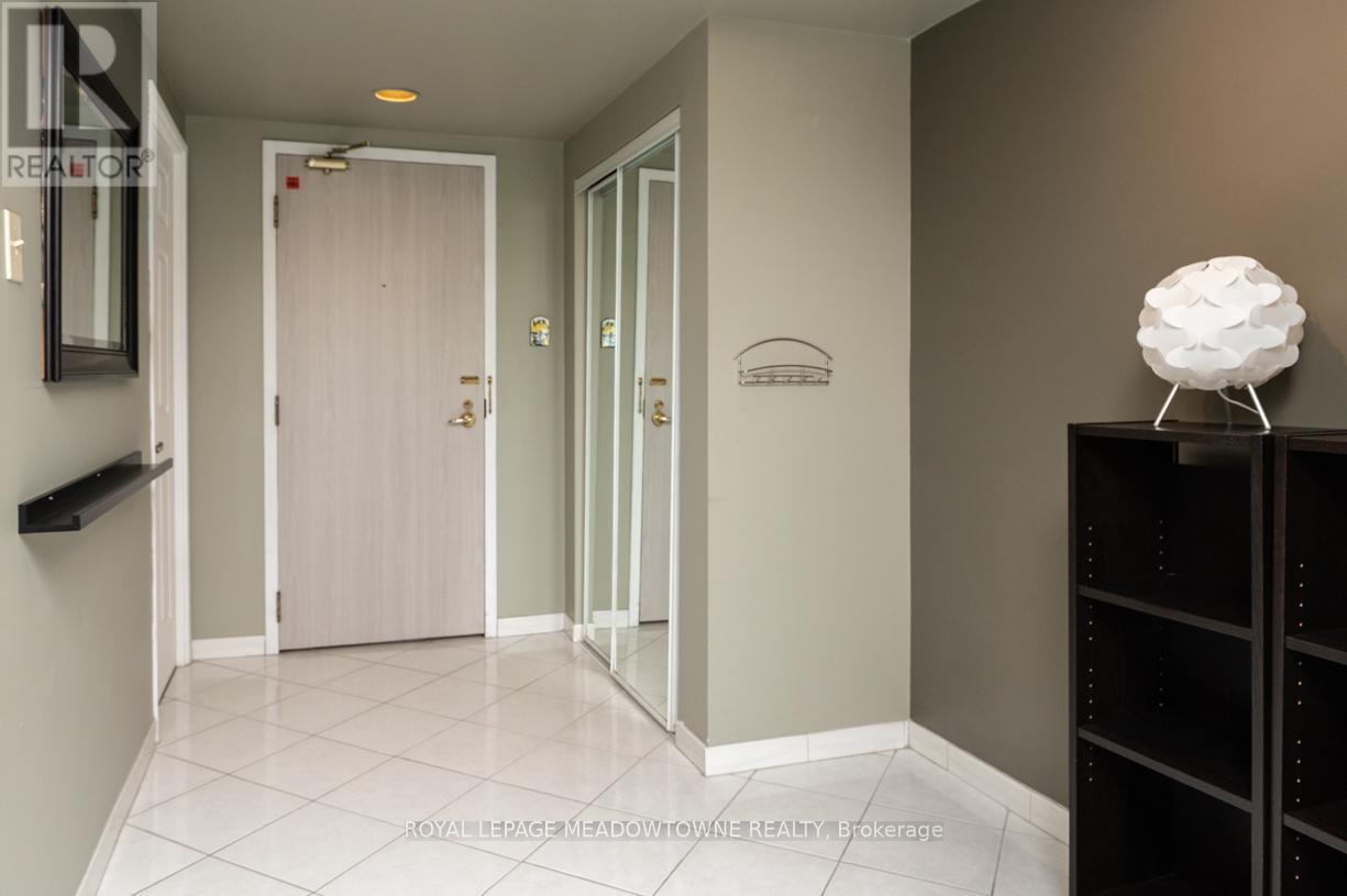 Photo 2 of 902 2155 Burnhamthorpe Road W, Mississauga ON