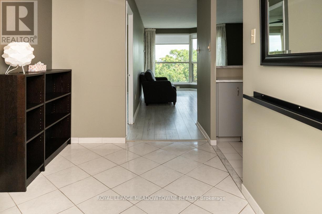 Photo 5 of 902 2155 Burnhamthorpe Road W, Mississauga ON