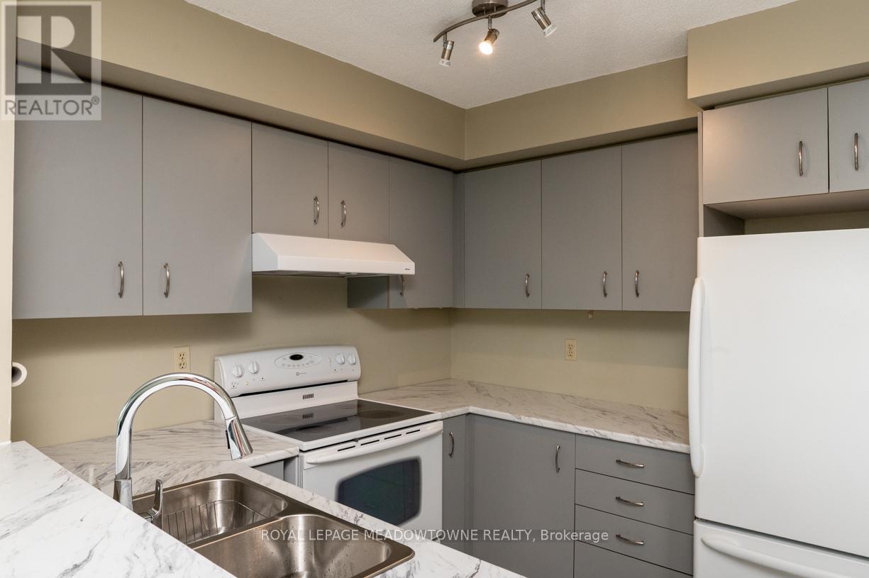 Photo 6 of 902 2155 Burnhamthorpe Road W, Mississauga ON