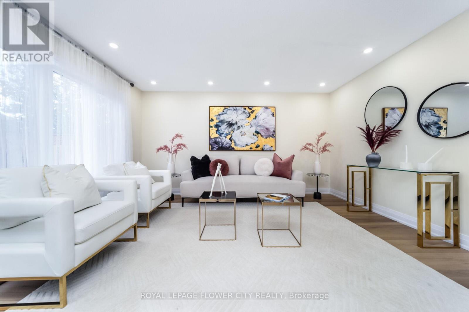 Photo 11 of 4 Natalie Court E, Brampton ON