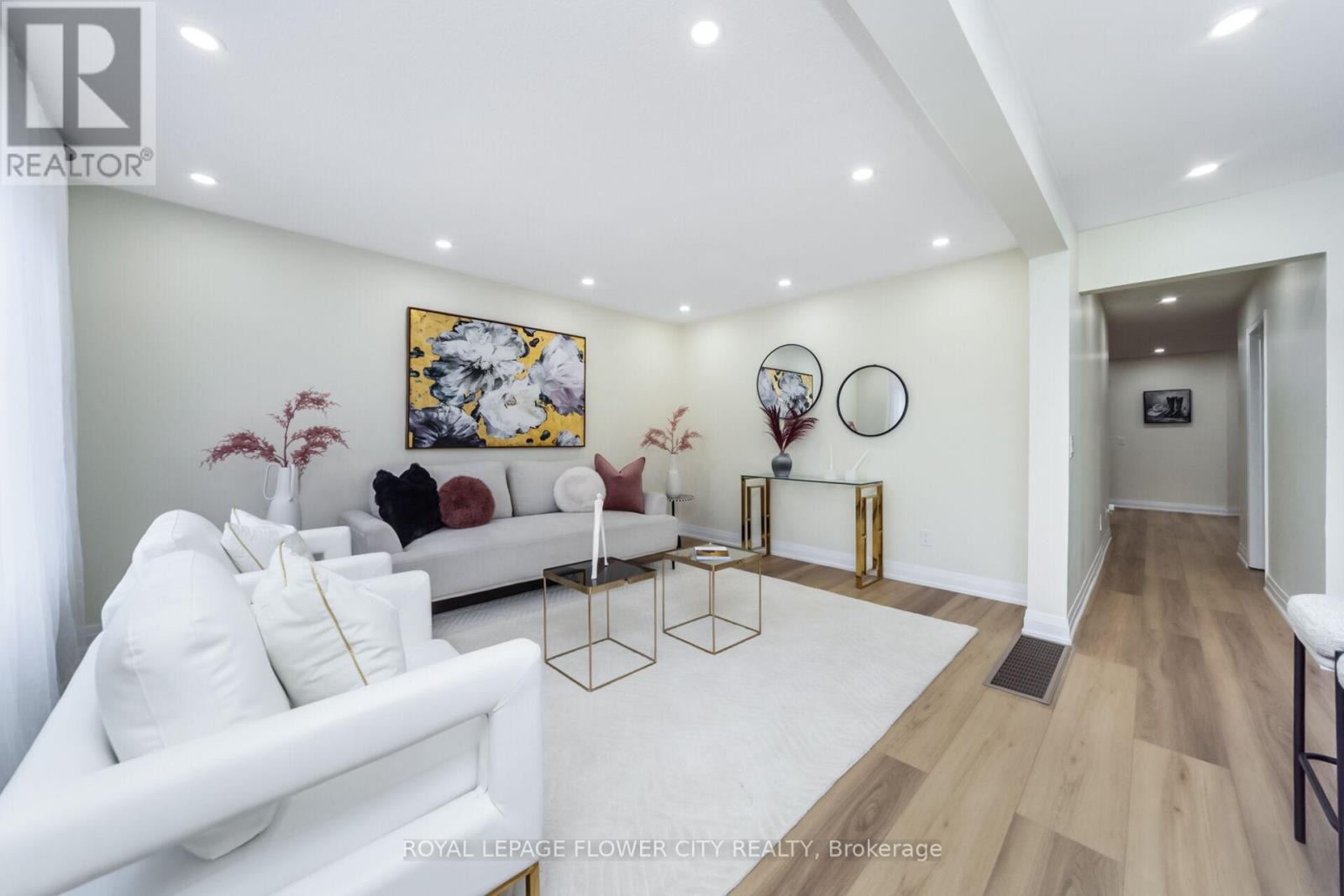 Photo 12 of 4 Natalie Court E, Brampton ON