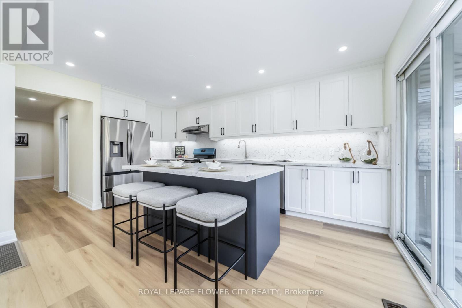 Photo 15 of 4 Natalie Court E, Brampton ON
