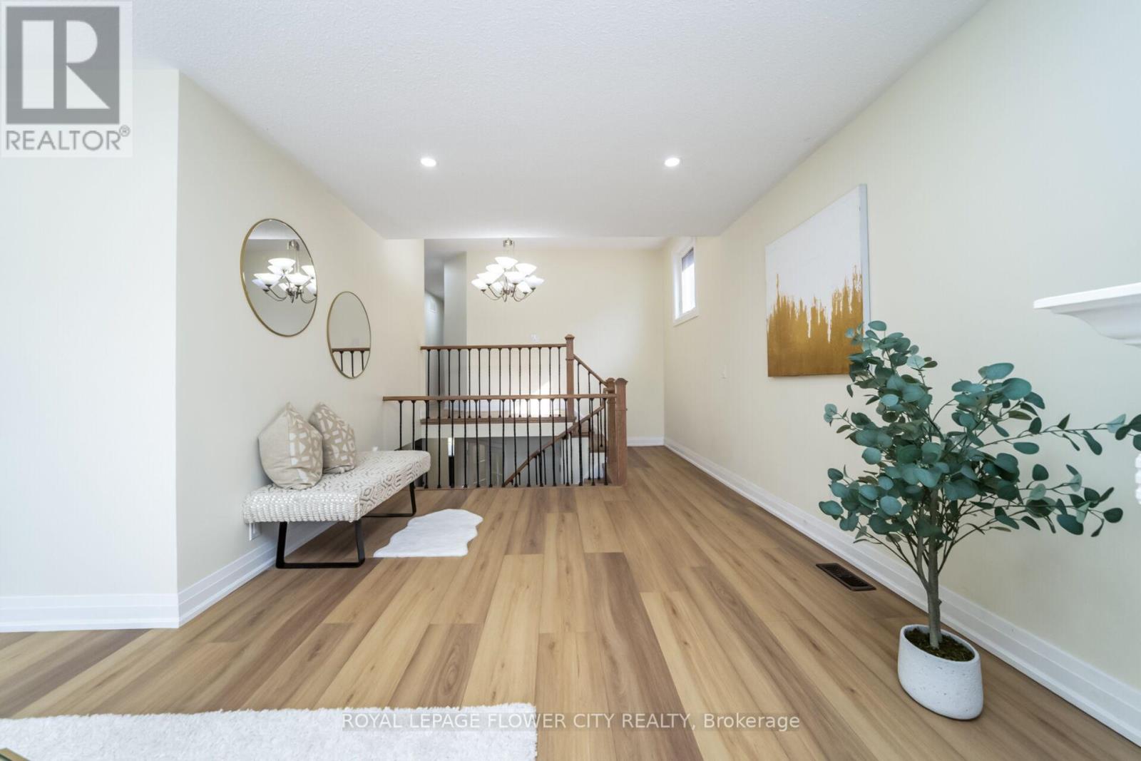 Photo 25 of 4 Natalie Court E, Brampton ON