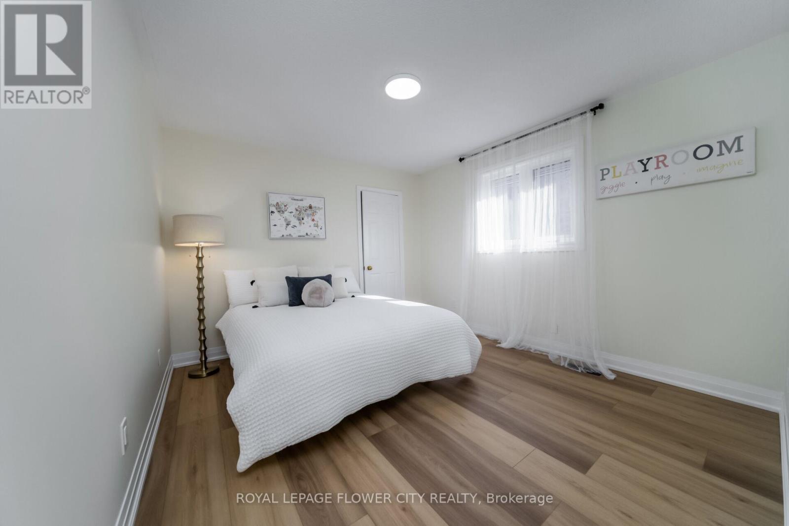 Photo 30 of 4 Natalie Court E, Brampton ON