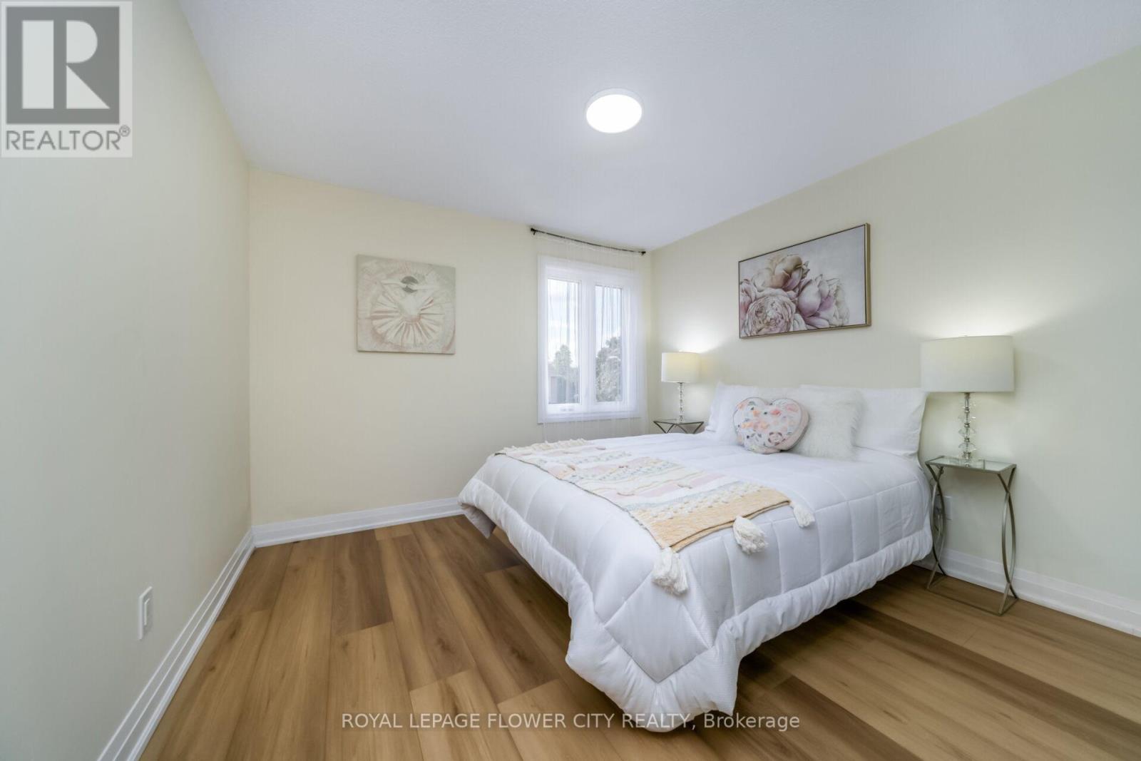 Photo 35 of 4 Natalie Court E, Brampton ON