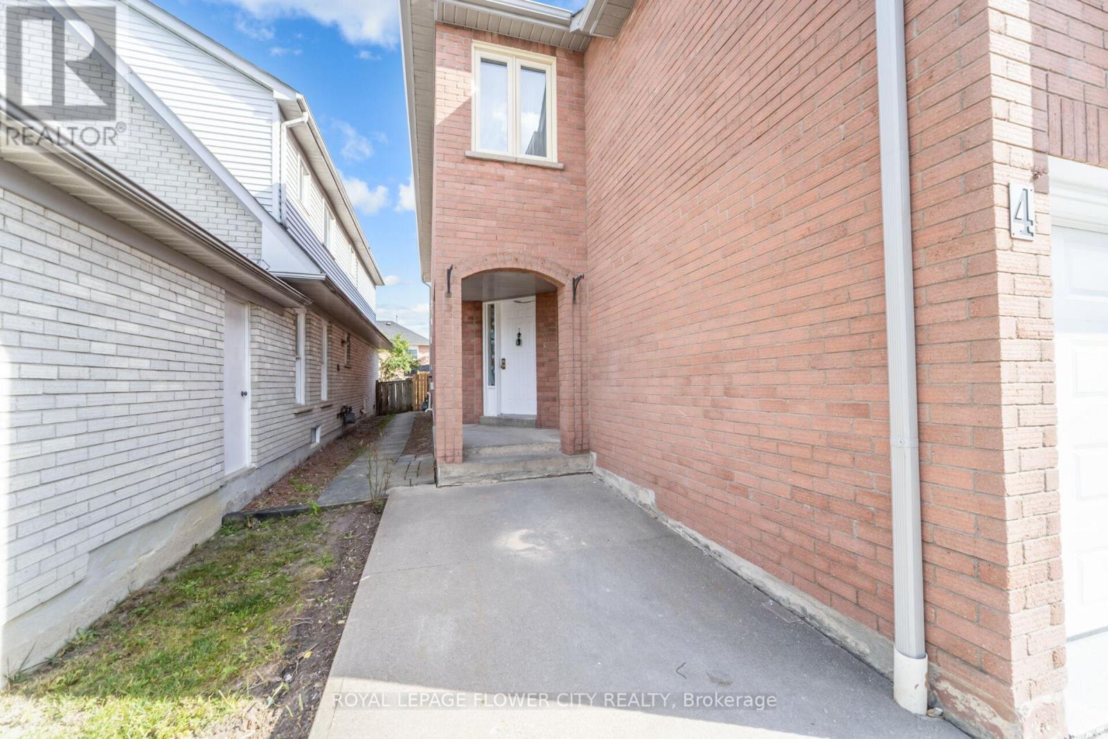 Photo 4 of 4 Natalie Court E, Brampton ON
