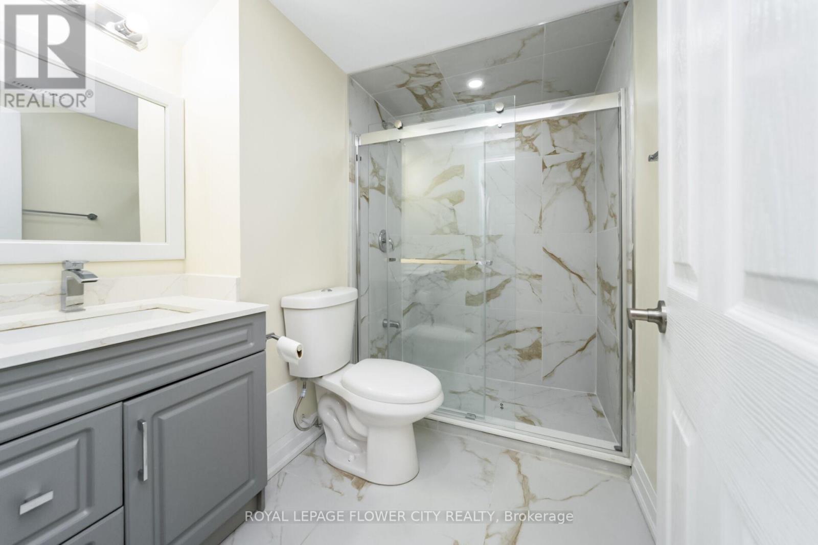 Photo 46 of 4 Natalie Court E, Brampton ON