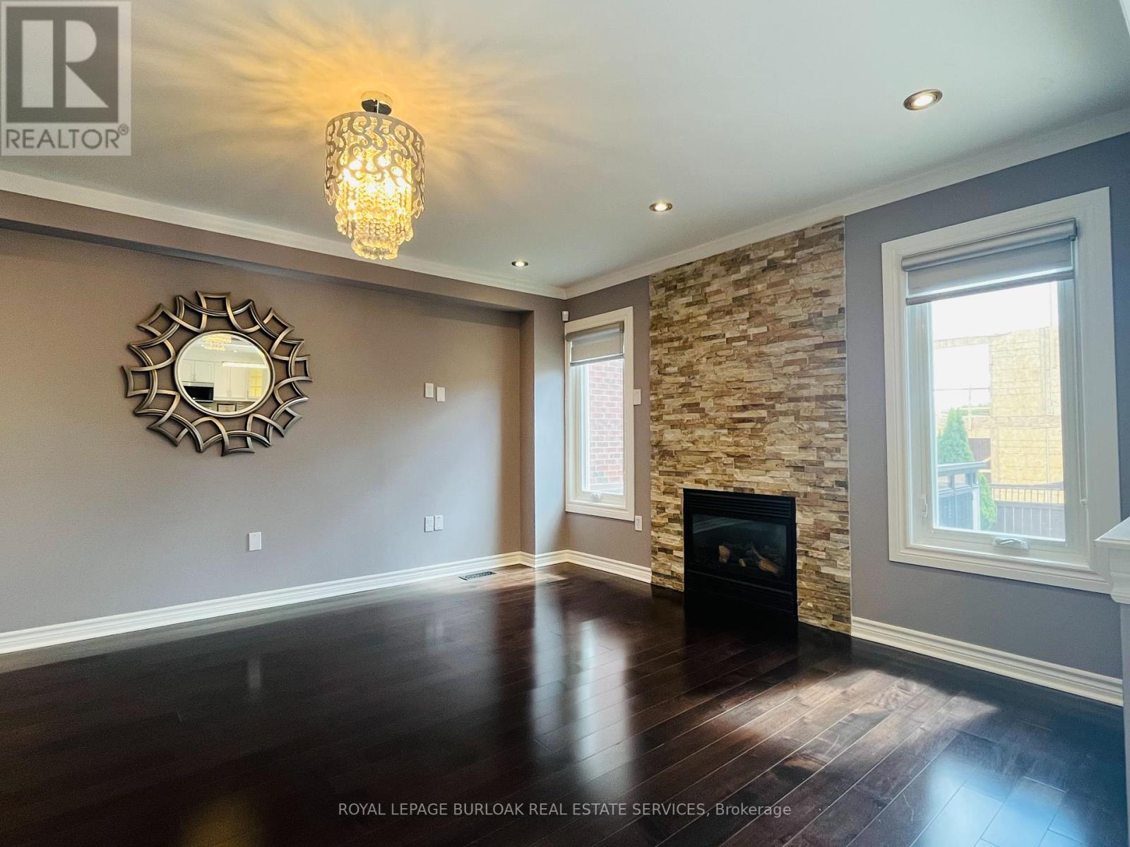 Photo 14 of 5256 Rome Crescent, Burlington ON