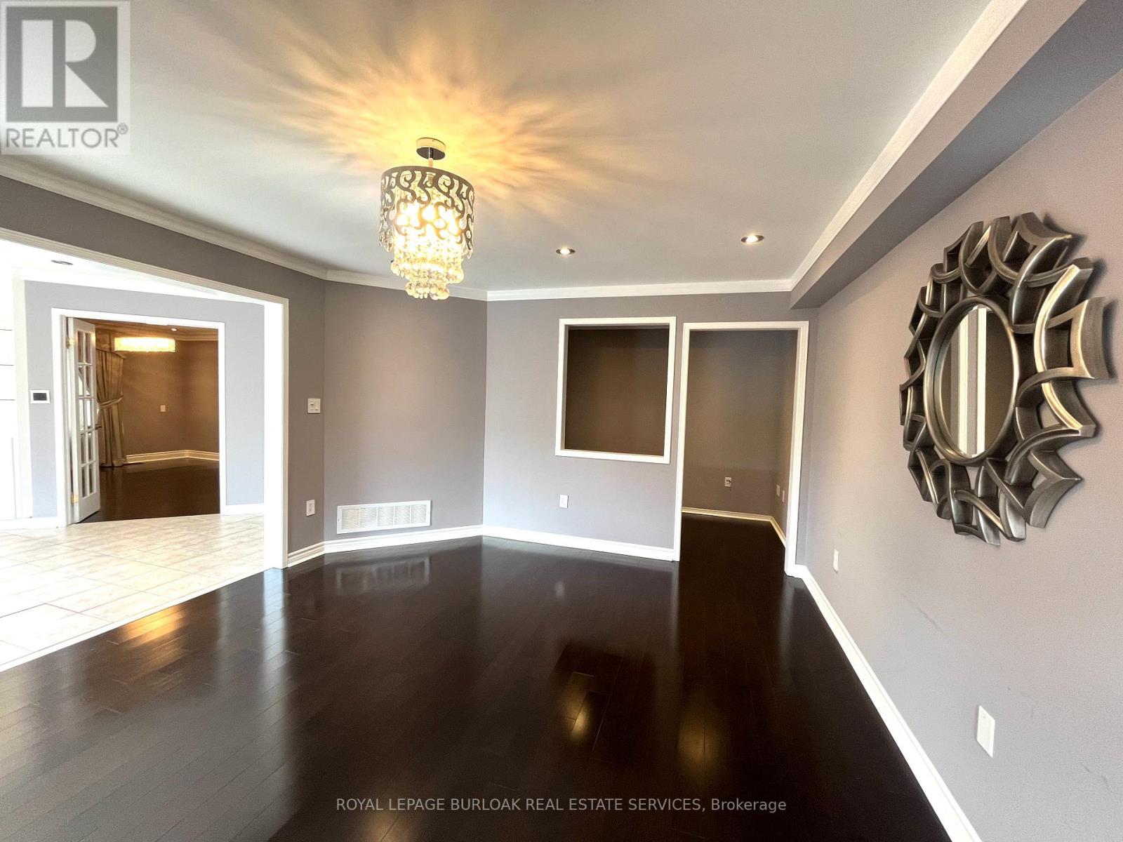 Photo 16 of 5256 Rome Crescent, Burlington ON