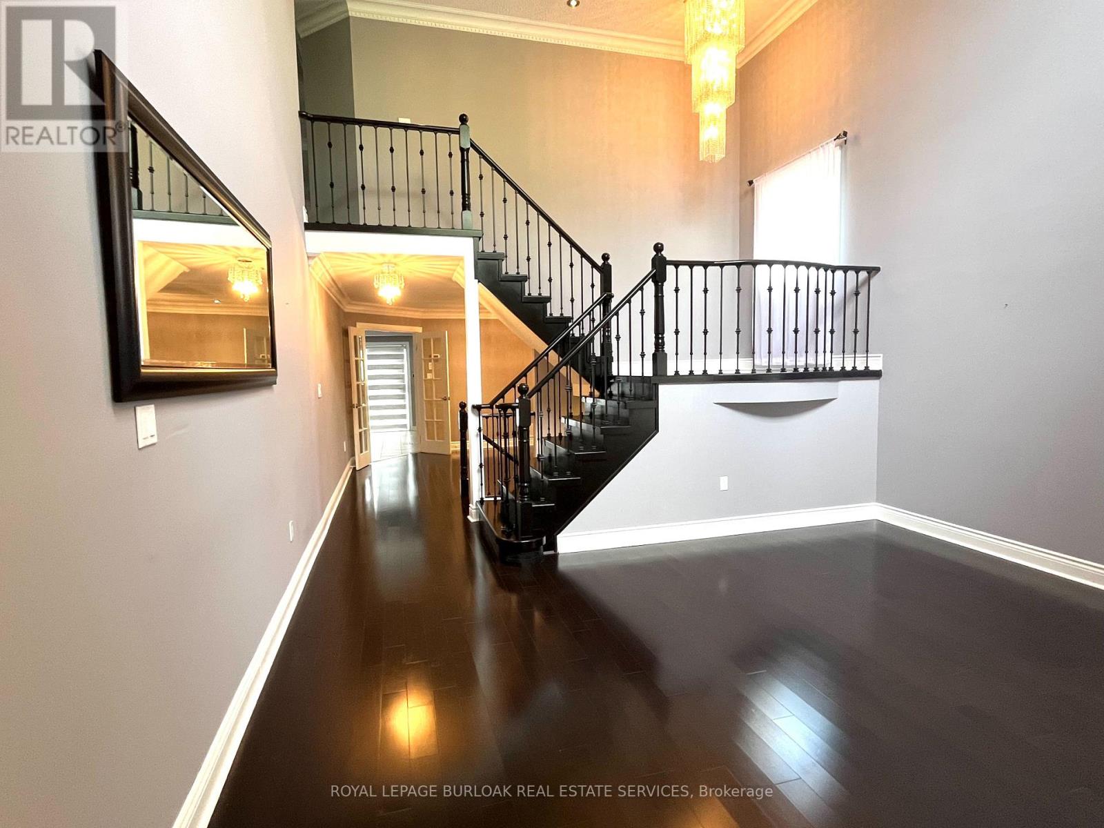 Photo 6 of 5256 Rome Crescent, Burlington ON