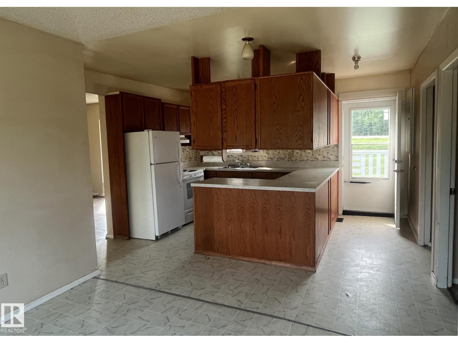 Photo 6 of 21346 Twp Road 524, Rural Strathcona County AB