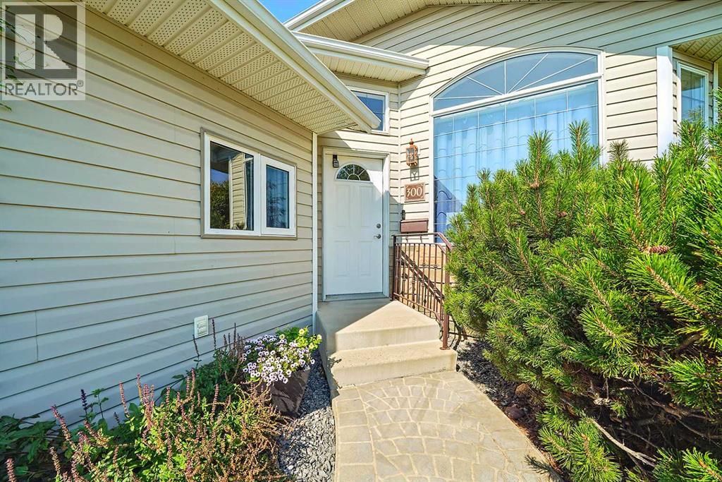 Photo 5 of 300 Lampard Crescent, Red Deer AB