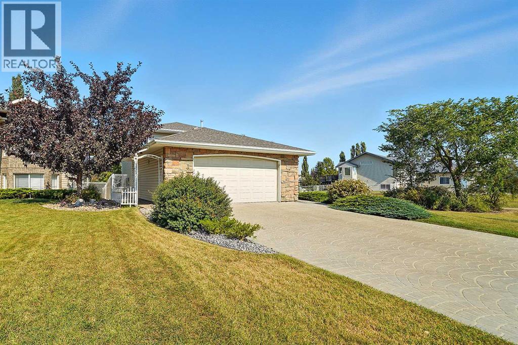 Photo 3 of 300 Lampard Crescent, Red Deer AB