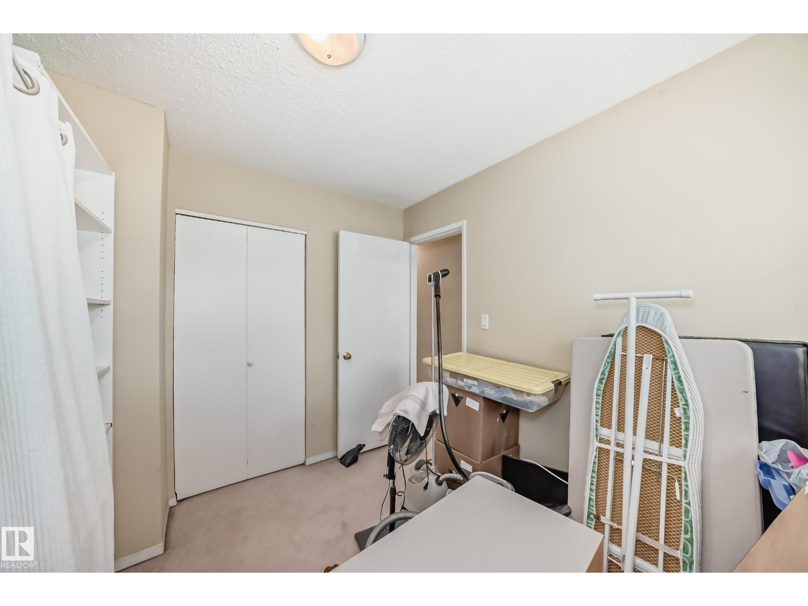 Photo 29 of 1049 Millbourne E Nw, Edmonton AB