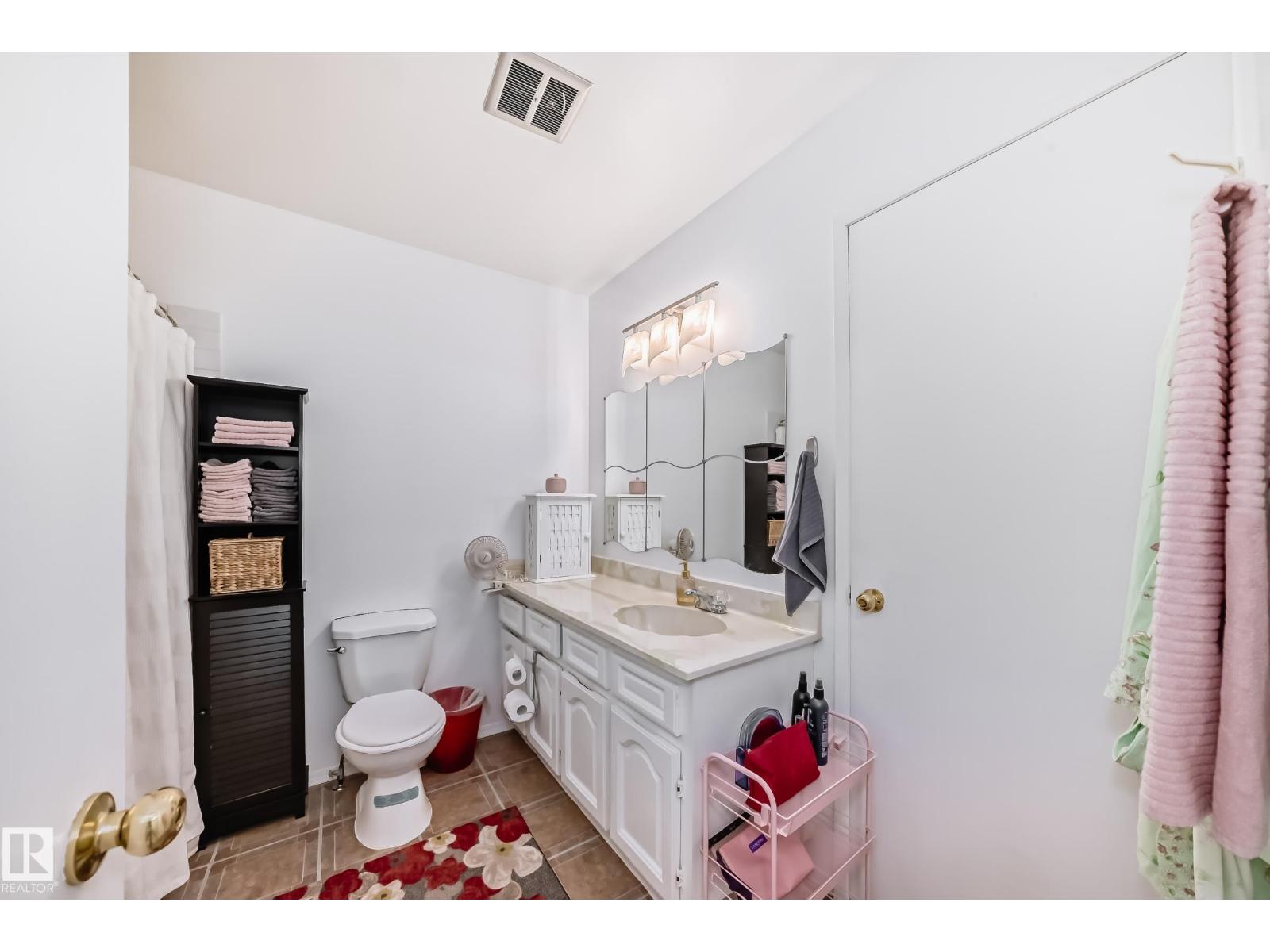 Photo 32 of 1049 Millbourne E Nw, Edmonton AB