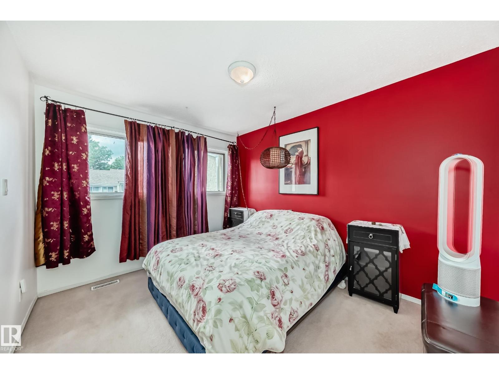 Photo 21 of 1049 Millbourne E Nw, Edmonton AB