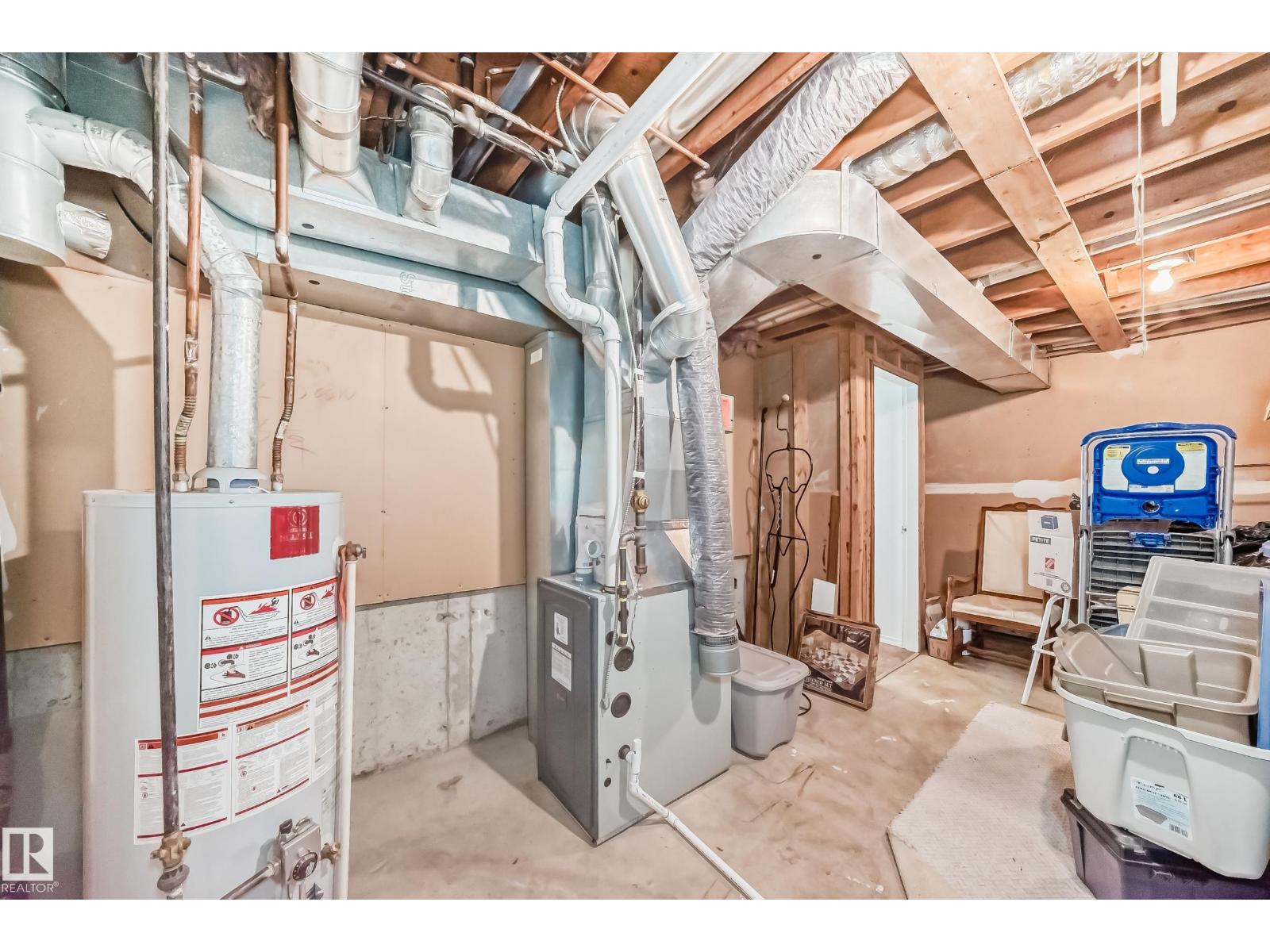 Photo 35 of 1049 Millbourne E Nw, Edmonton AB