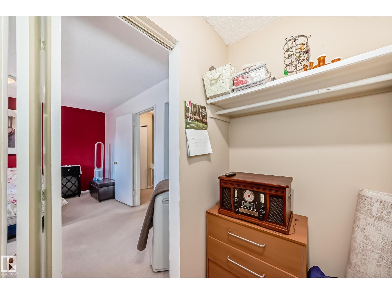Photo 26 of 1049 Millbourne E Nw, Edmonton AB