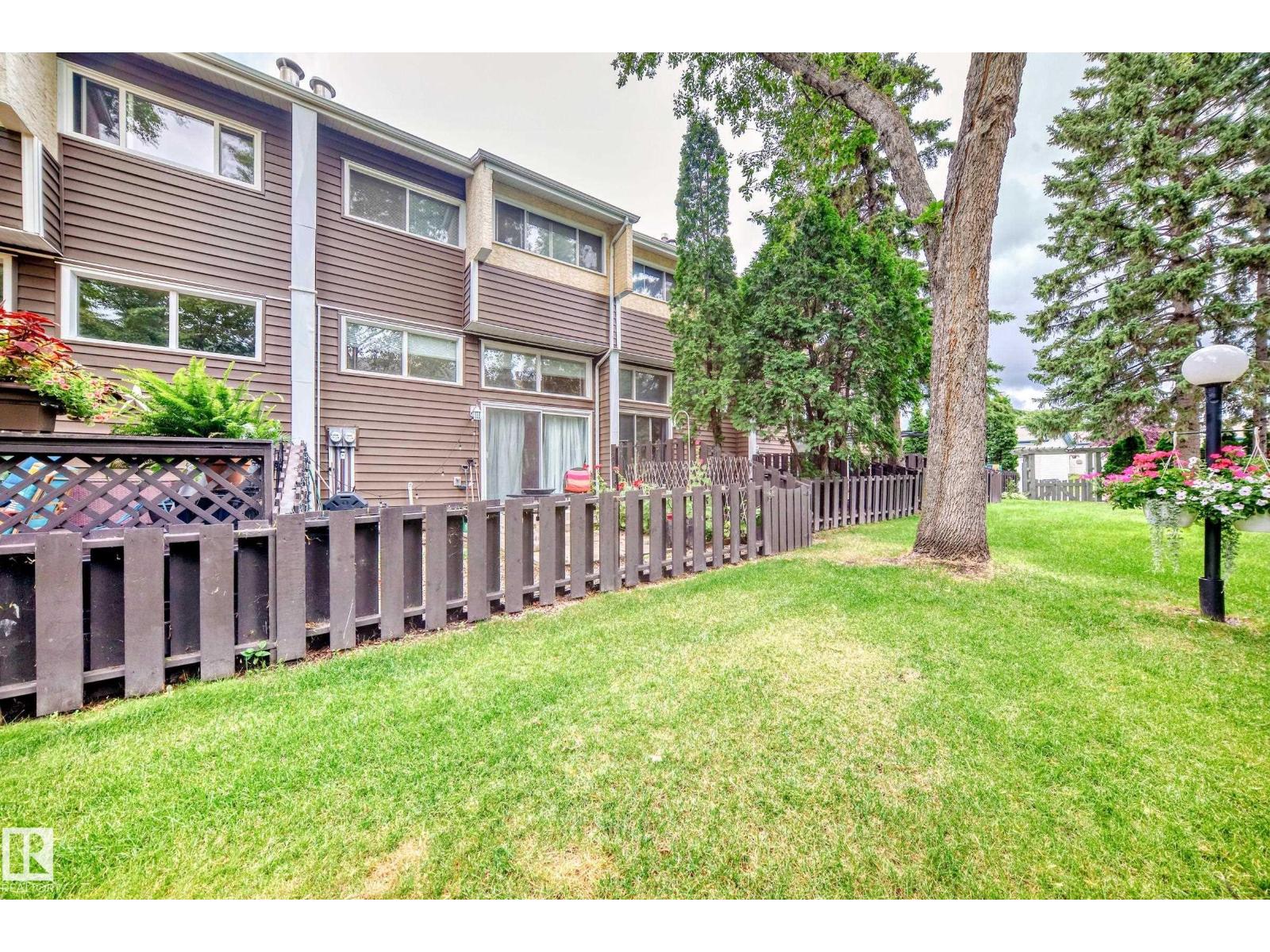 Photo 1 of 1049 Millbourne E Nw, Edmonton AB