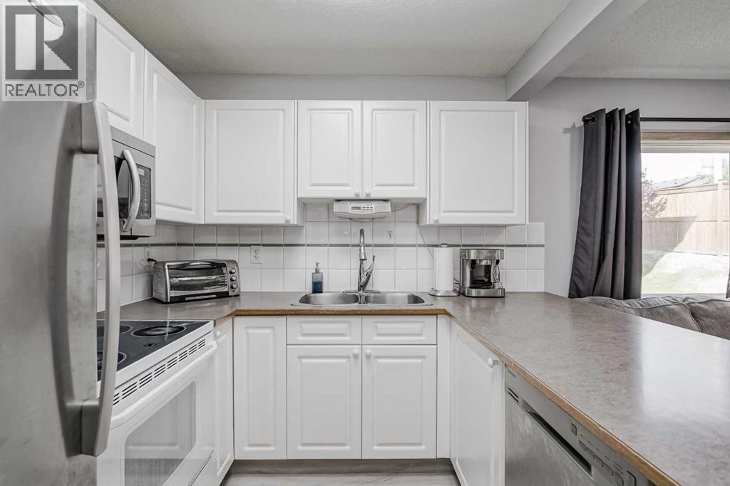 Photo 8 of 83 Country Hills Villas Nw, Calgary AB