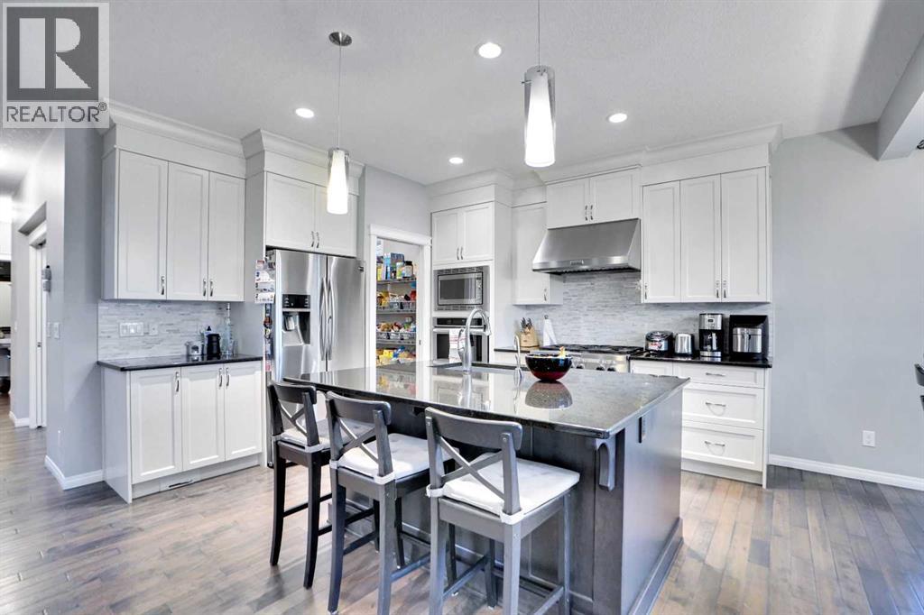 Photo 7 of 208 Panton Road Nw, Calgary AB