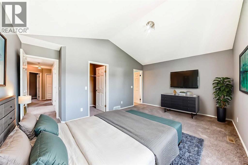 Single Family House for Sale in  Somerset Drive SW Somerset Calgary 