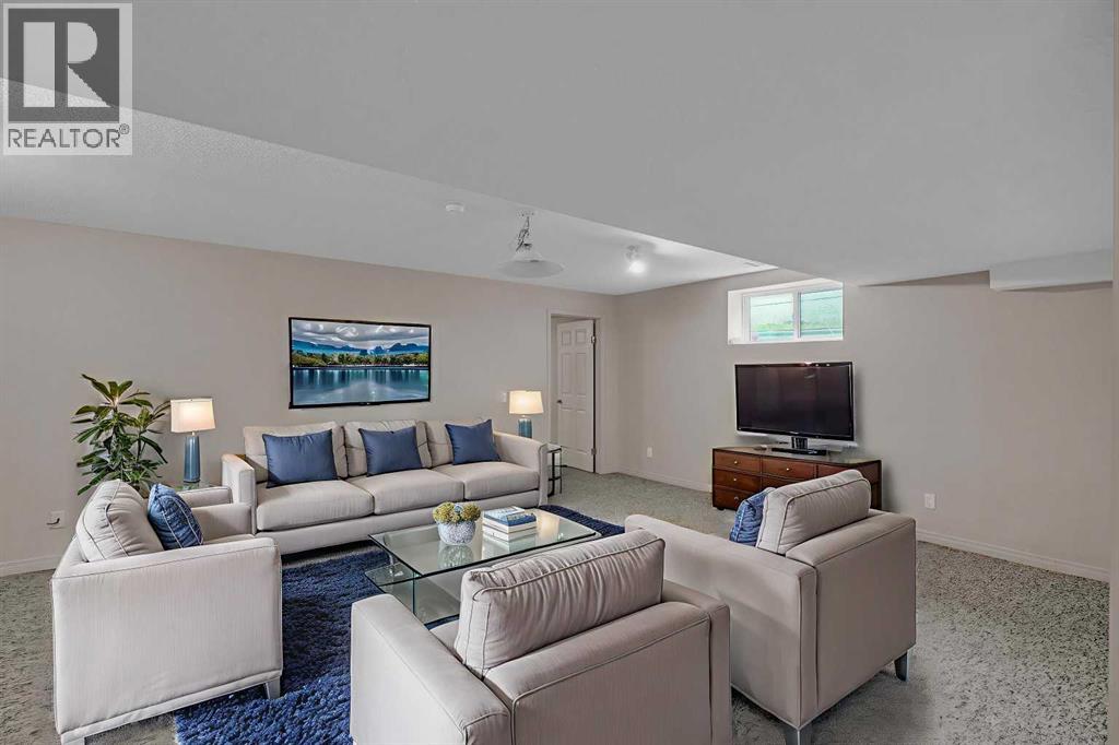 Single Family House for Sale in  Somerset Drive SW Somerset Calgary 