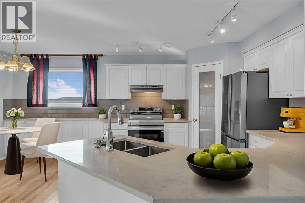 Single Family House for Sale in  Somerset Drive SW Somerset Calgary 