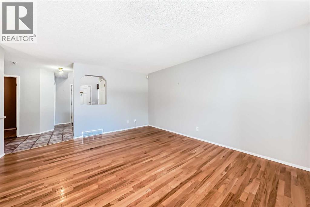Single Family House for Sale in  Somerset Drive SW Somerset Calgary 