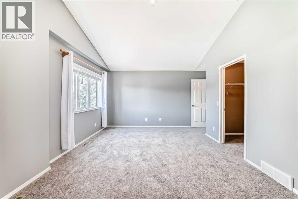 Single Family House for Sale in  Somerset Drive SW Somerset Calgary 