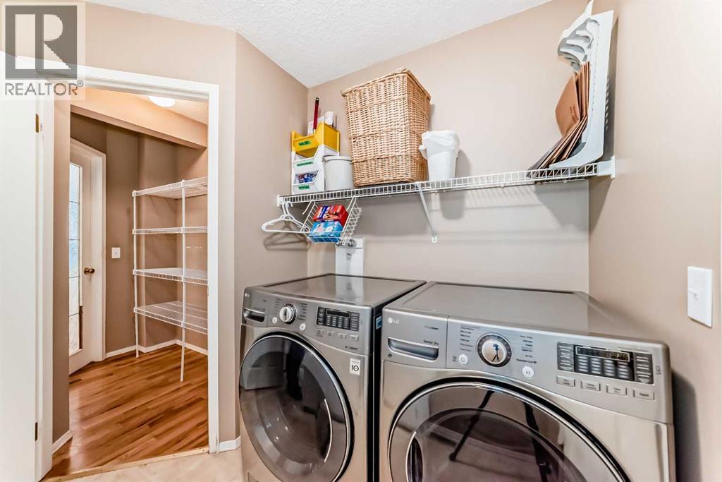 Single Family House for Sale in  Somerset Drive SW Somerset Calgary 