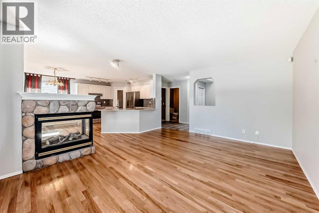 Single Family House for Sale in  Somerset Drive SW Somerset Calgary 