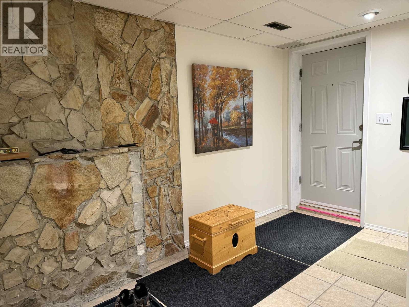 2416 9TH Avenue, Castlegar