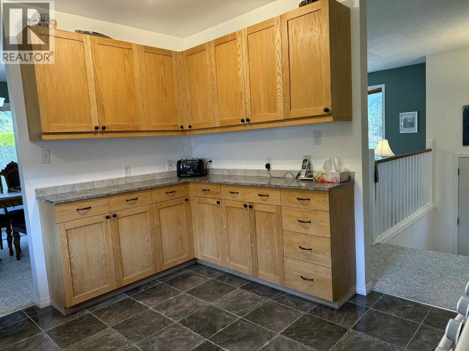 2416 9TH Avenue, Castlegar