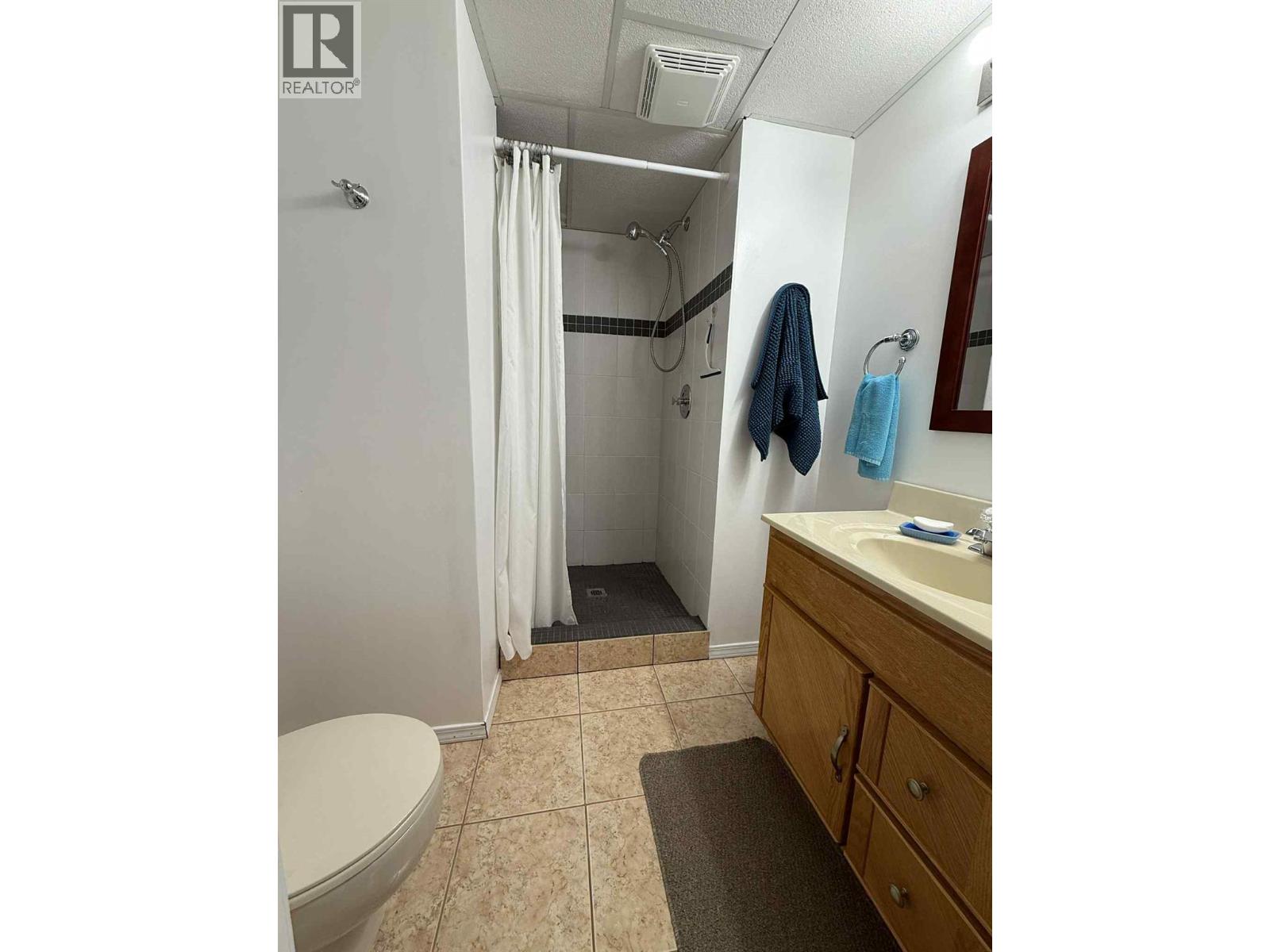 2416 9TH Avenue, Castlegar