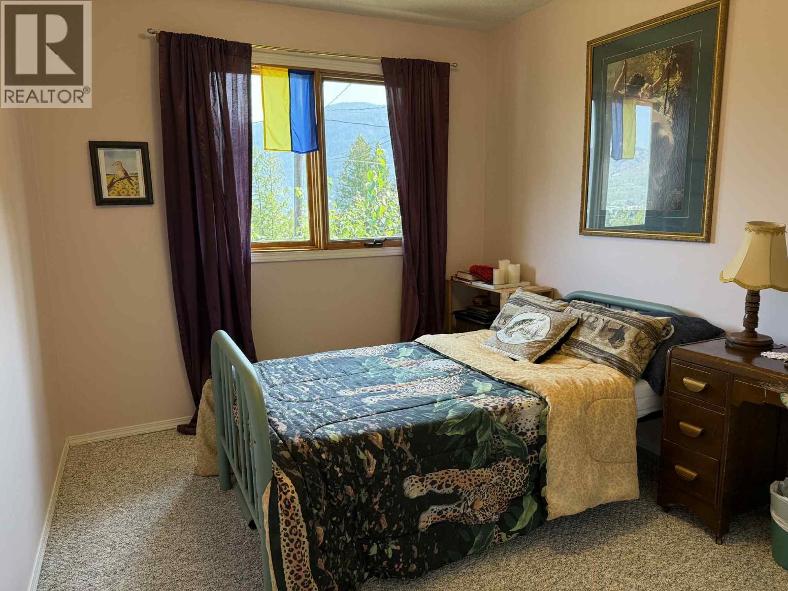 2416 9TH Avenue, Castlegar