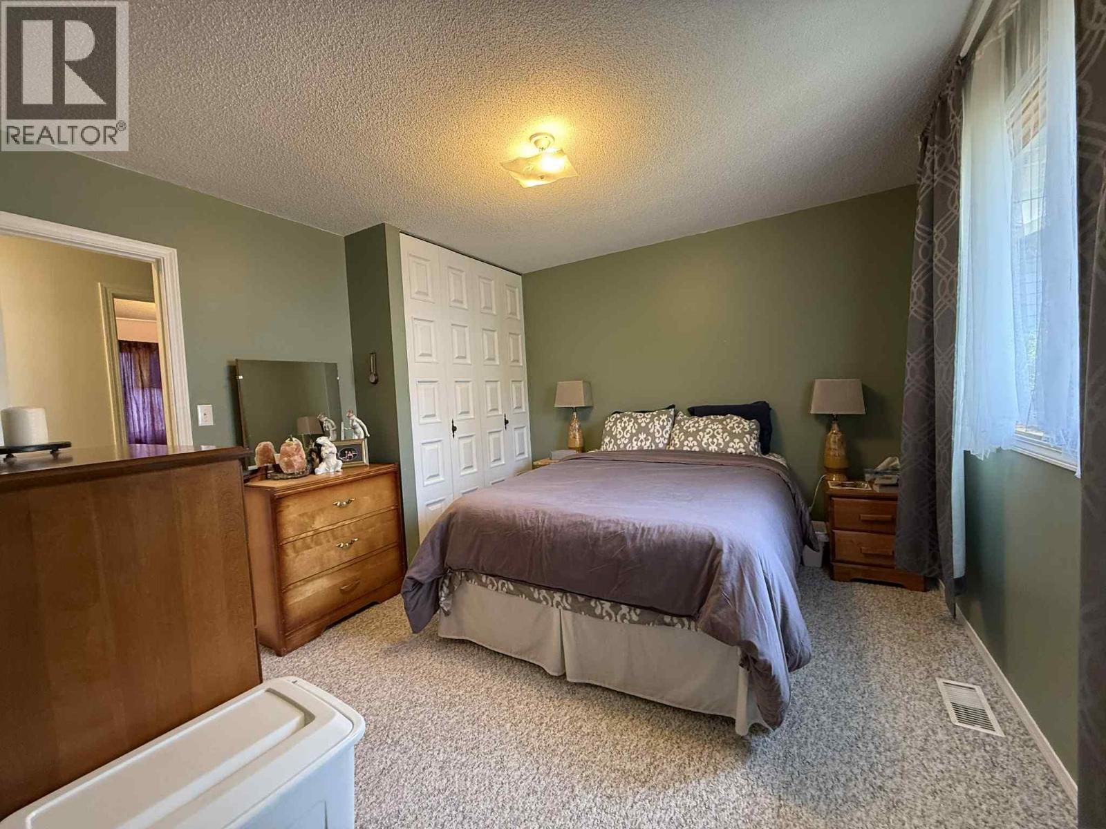 2416 9TH Avenue, Castlegar