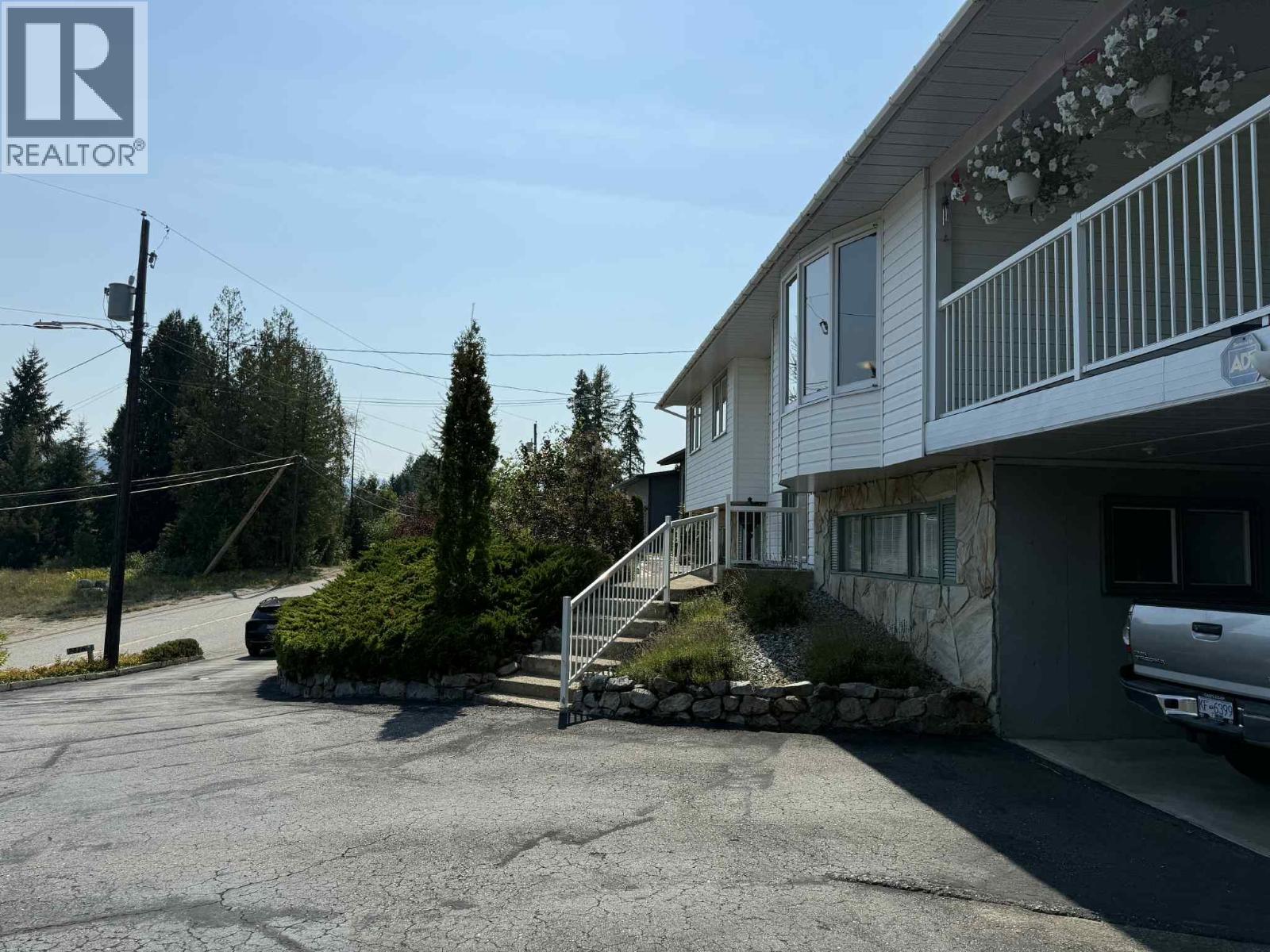 2416 9TH Avenue, Castlegar