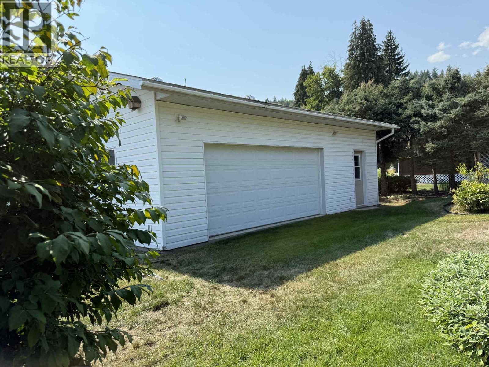 2416 9TH Avenue, Castlegar