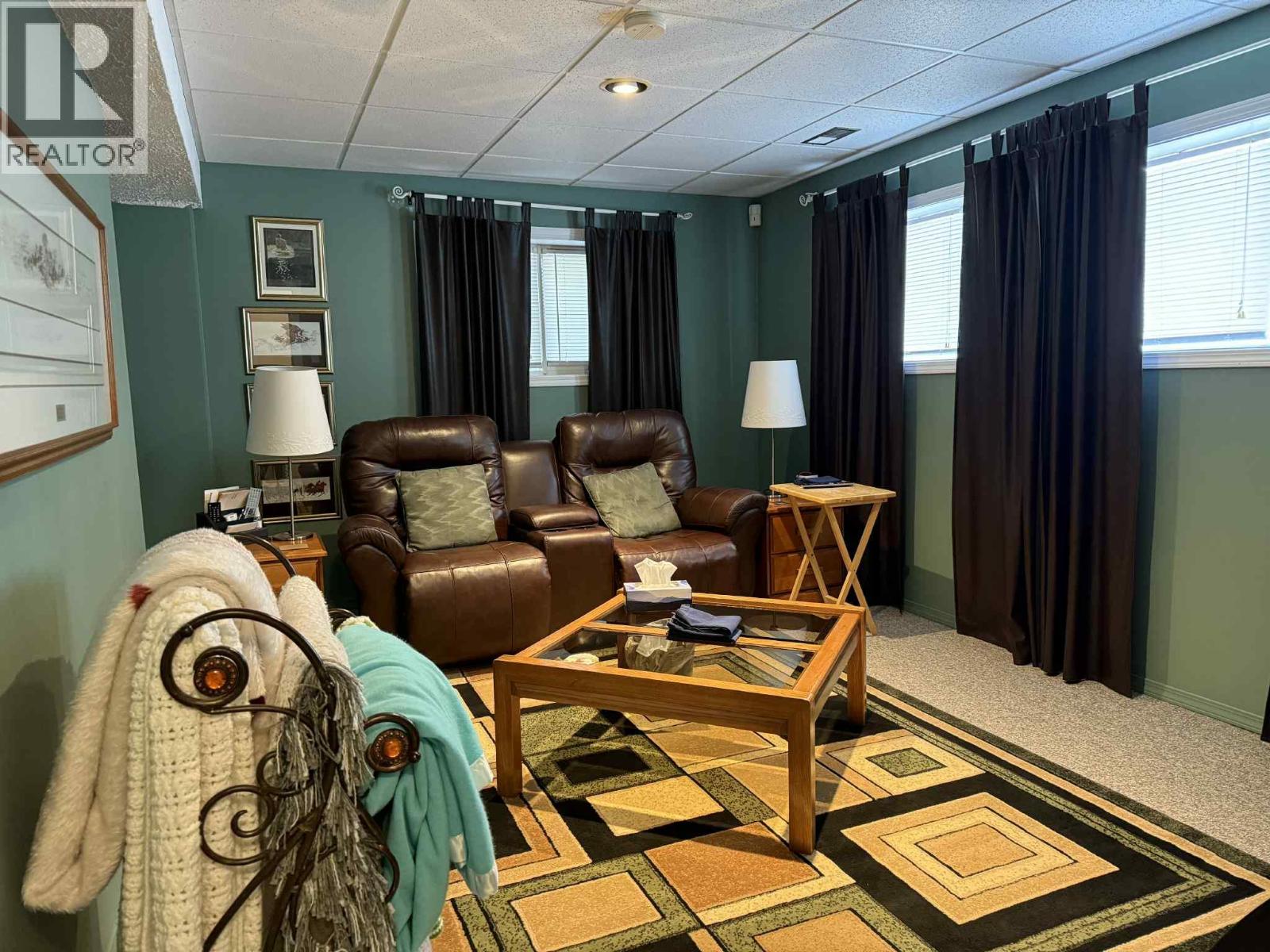 2416 9TH Avenue, Castlegar