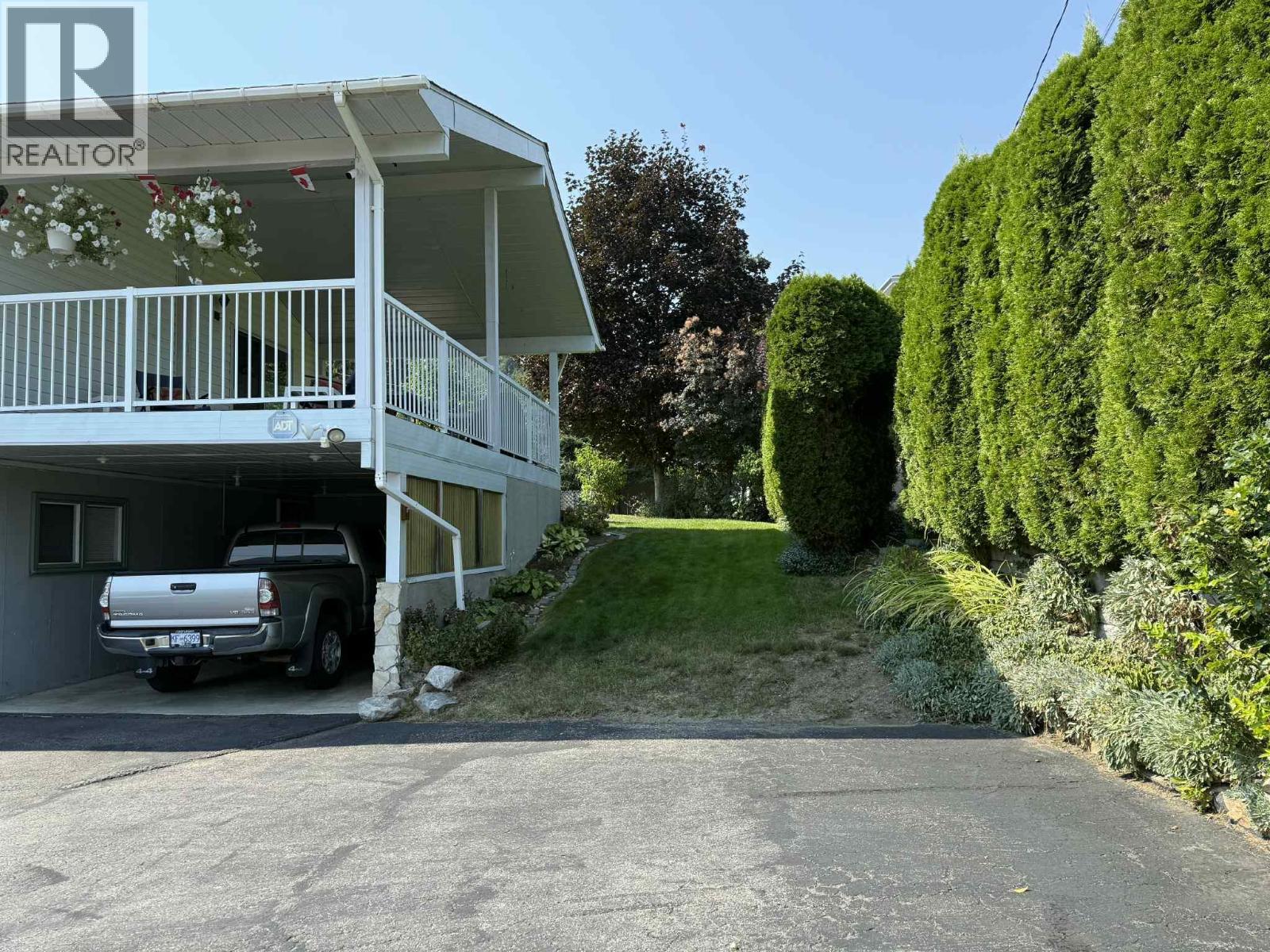 2416 9TH Avenue, Castlegar