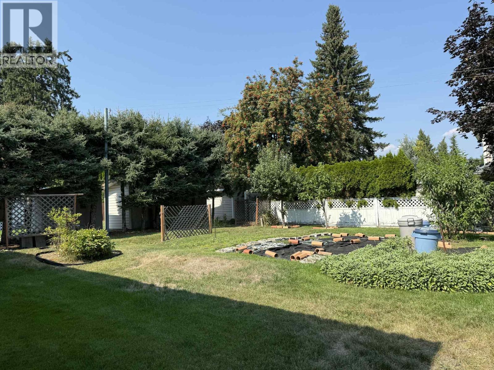 2416 9TH Avenue, Castlegar