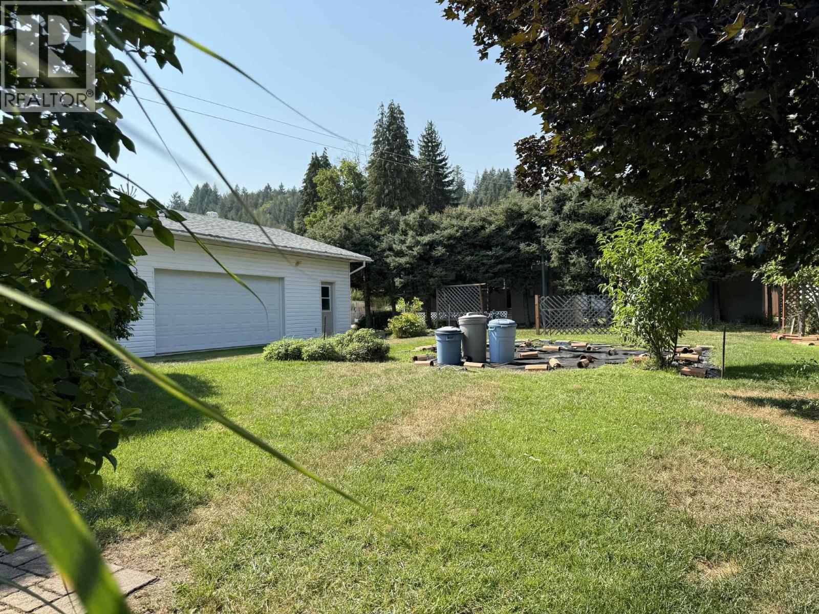 2416 9TH Avenue, Castlegar